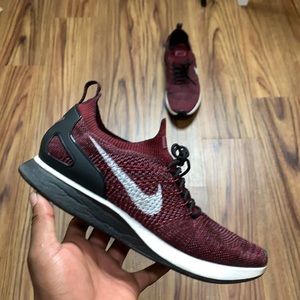 Nike Flyknit Women Athletic Sneakers (9.5)